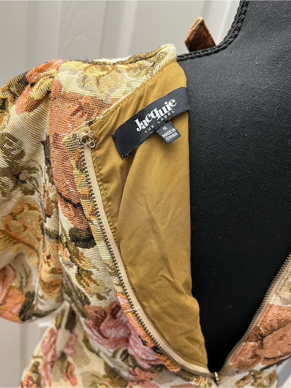 Jacquie Floral Tapestry Dress in Pink, Gold and Cream Sz S EUC - Picture 7 of 8